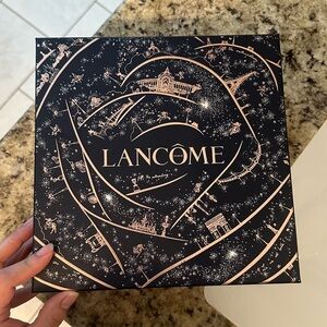 ABSOLUE VAULT 2024 HOLIDAY SKINCARE SET